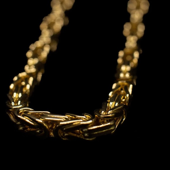 14K - Our handcrafted byzantine chain. - Picture 3 of 3